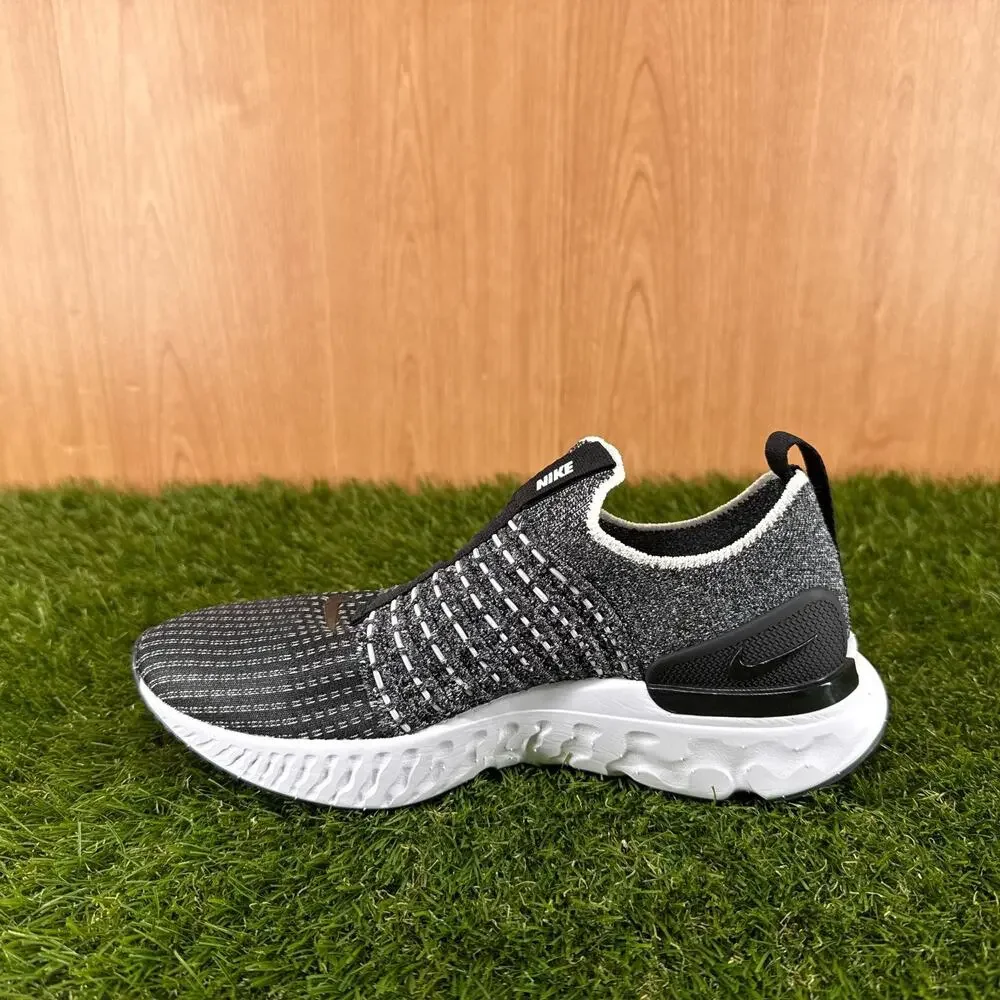 Nike React Phantom Run Flyknit 2 Oreo CJ0280-002 Women's Sz 7 / Men's Sz 5.5